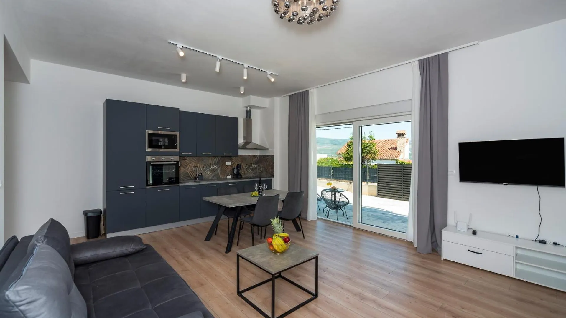 Luxury Apartments Nicole 2 Trogir 0*,  Chorvatsko